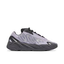 Yeezy Boost 700 MNVN Geode 45,5